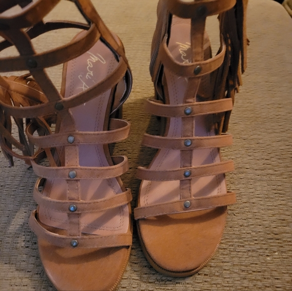 BOHEMIAN FRINGE SANDAL 8 - Picture 2 of 5